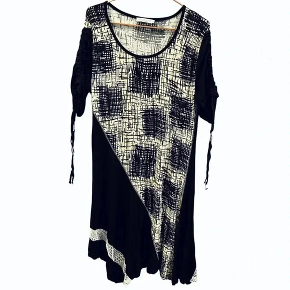 Dresses & Skirts - Dzhavel cream and black dress size L